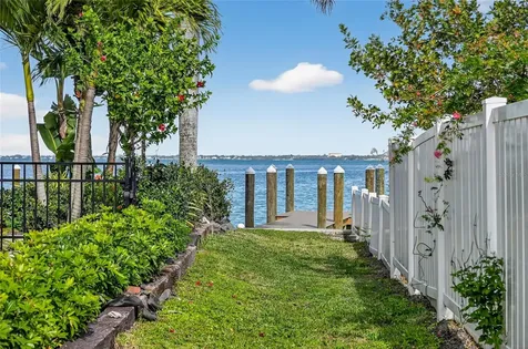525 Channel Lane Longboat Key FL 34228
