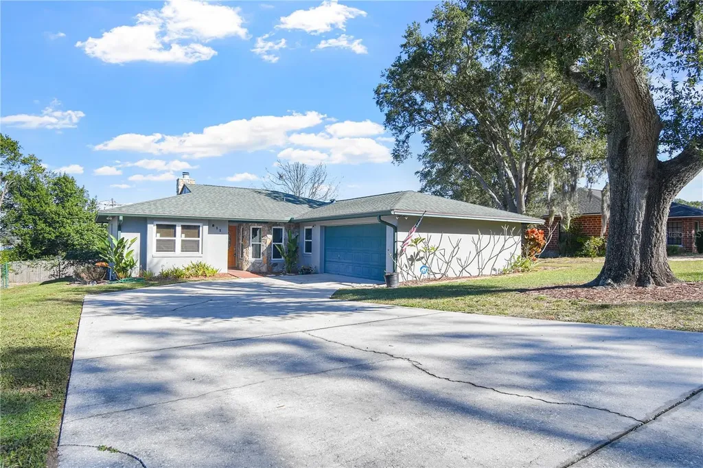 811 Carlton Avenue Lake Wales FL 33853