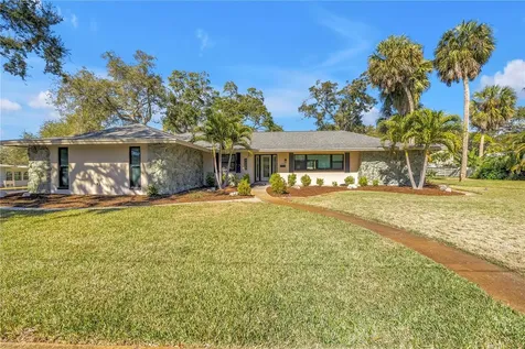 8261 28th Avenue N St Petersburg FL 33710