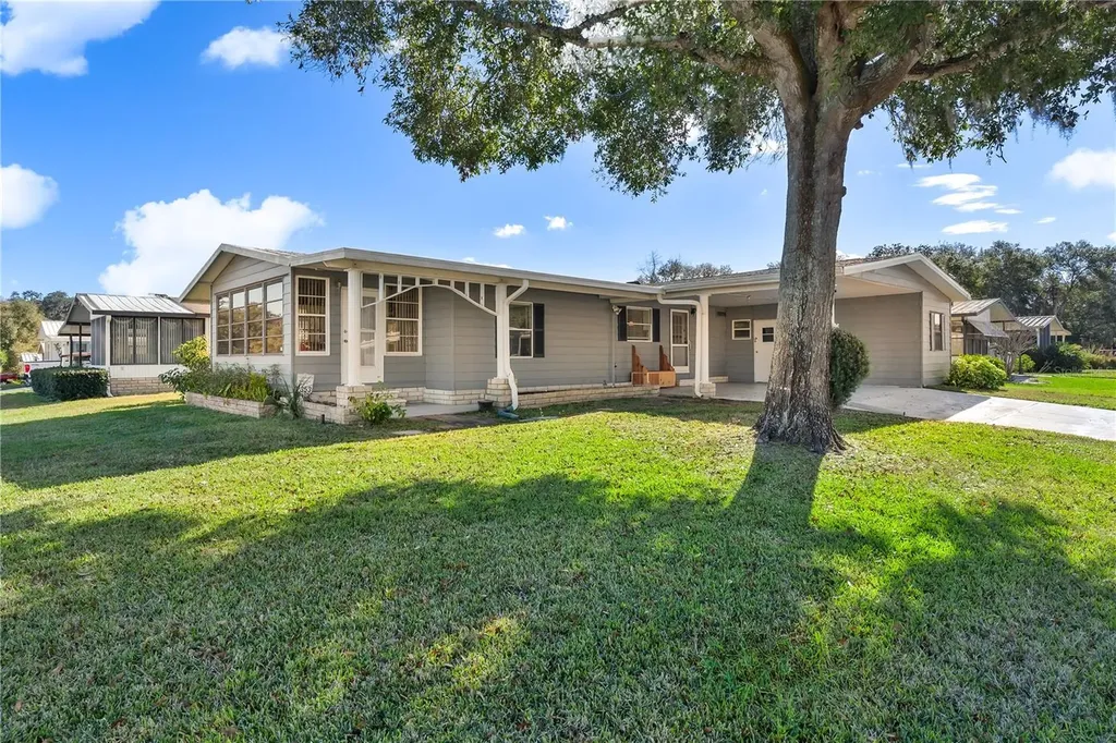 2353 W Coach N Four Drive Leesburg FL 34748