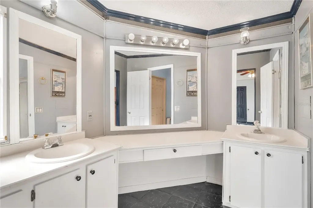 2353 W Coach N Four Drive Leesburg FL 34748