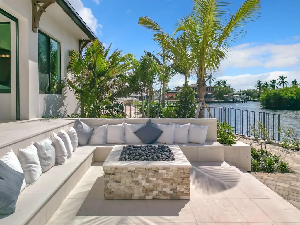 14201 Bay Drive Fort Myers FL 33919