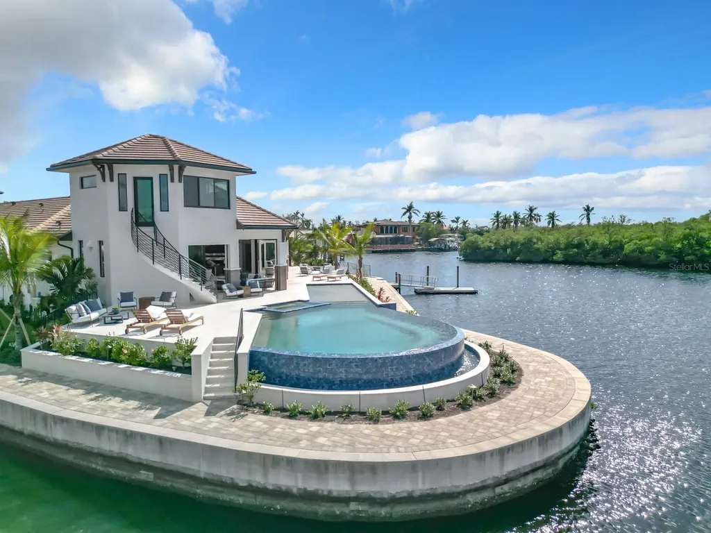 14201 Bay Drive Fort Myers FL 33919