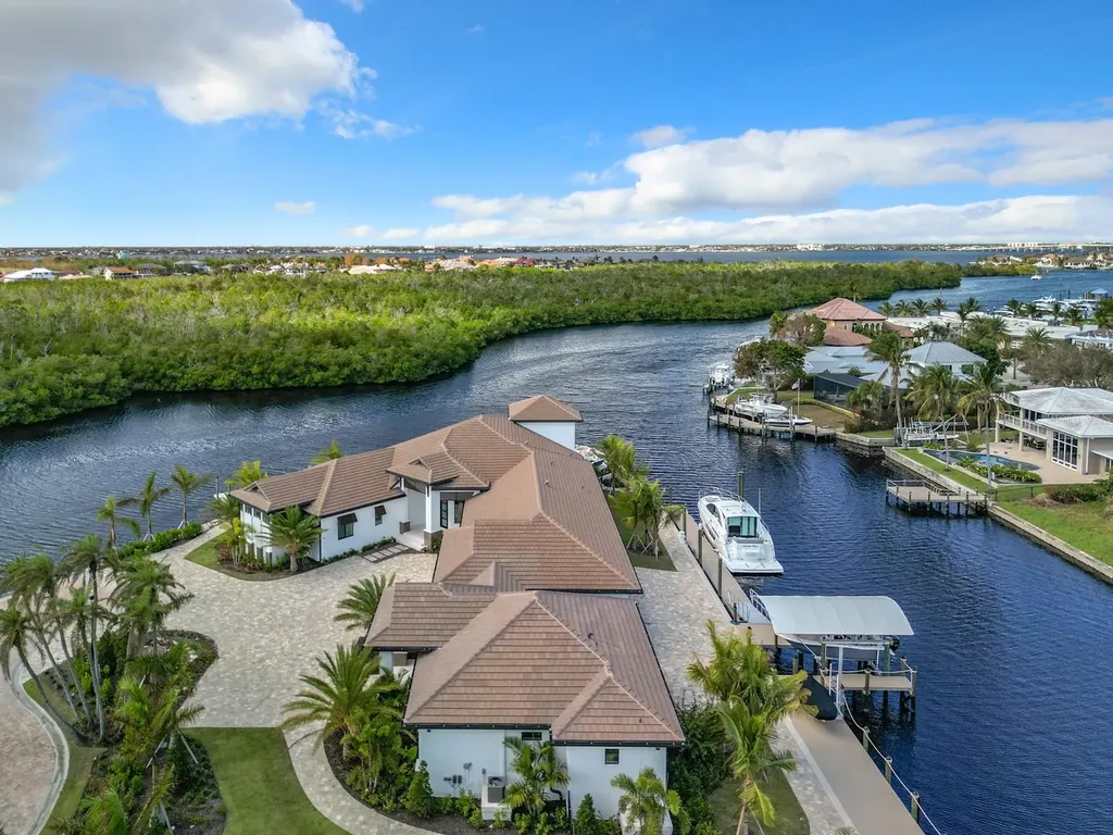 14201 Bay Drive Fort Myers FL 33919