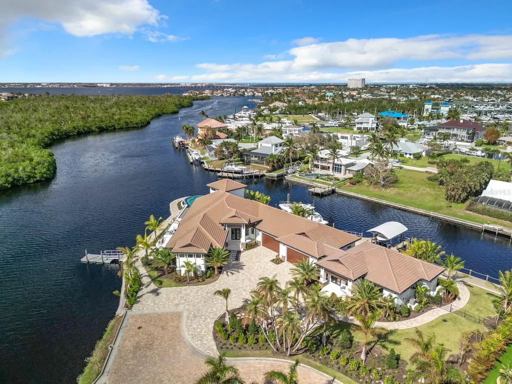 14201 Bay Drive Fort Myers FL 33919