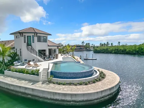 14201 Bay Drive Fort Myers FL 33919