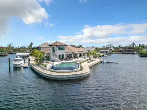 14201 Bay Drive Fort Myers FL 33919