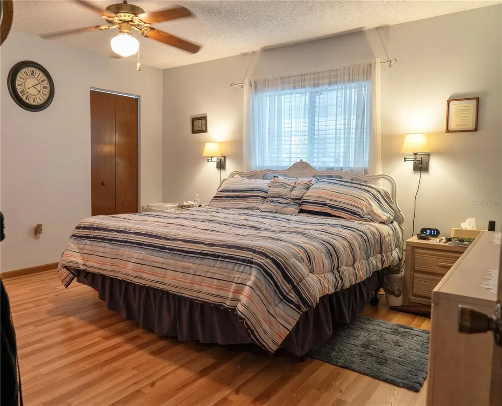 10041 SW 97th Court Ocala FL 34481
