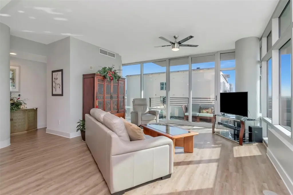 1208 E Kennedy Tampa FL 33602