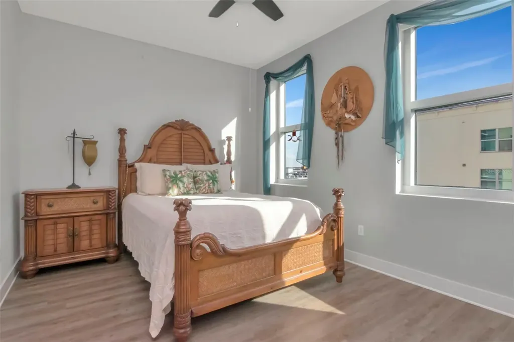 1208 E Kennedy Tampa FL 33602