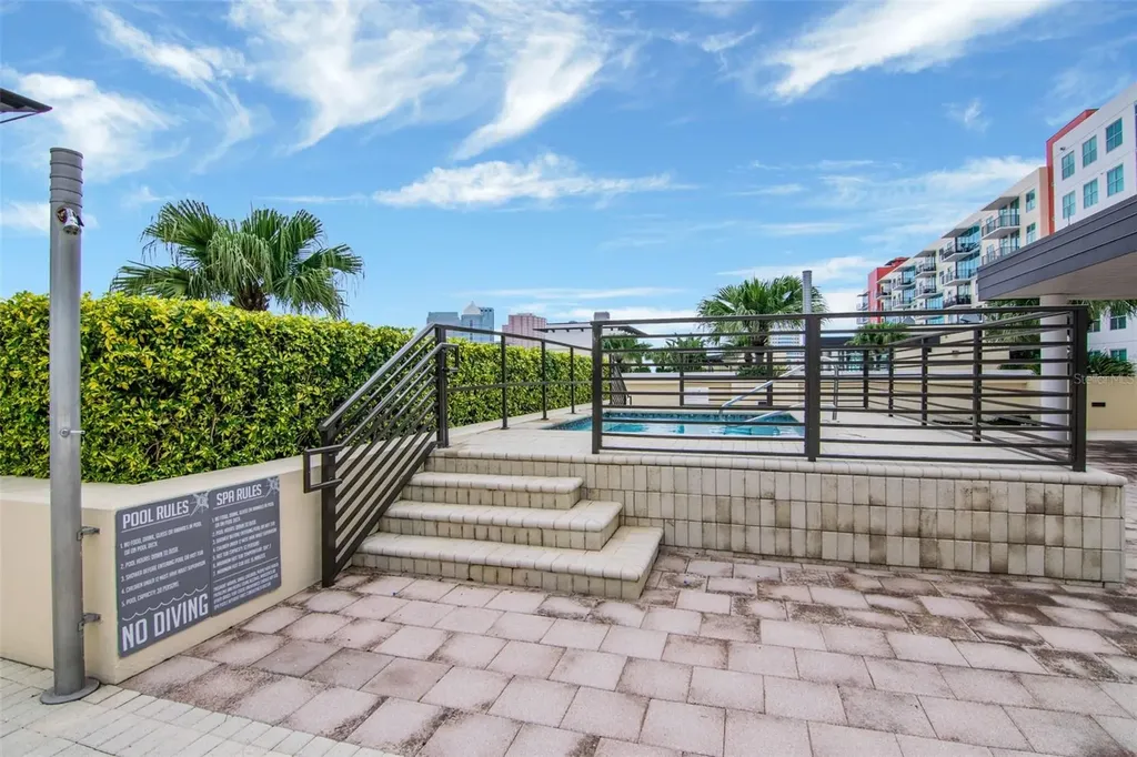 1208 E Kennedy Tampa FL 33602
