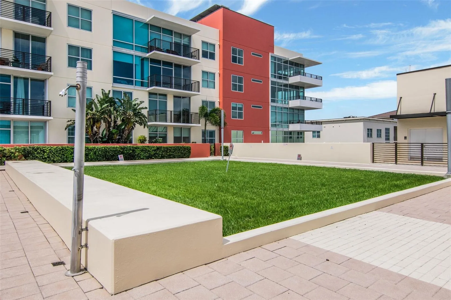 1208 E Kennedy Tampa FL 33602