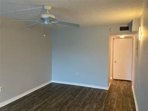 4908 38th Way S St Petersburg FL 33711