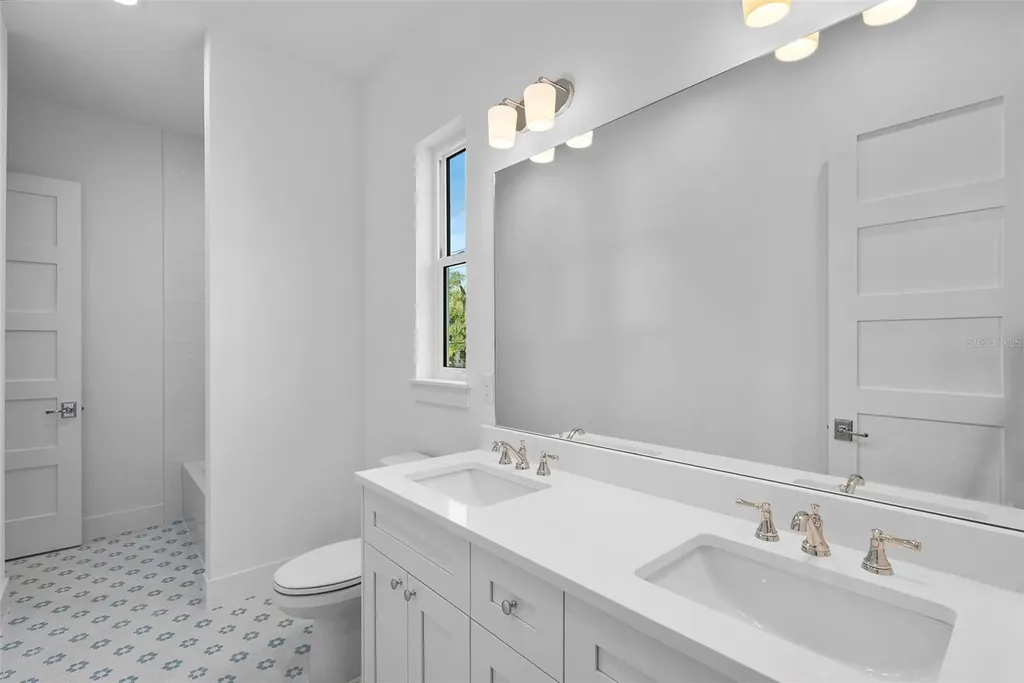 3301 W Iowa Tampa FL 33611