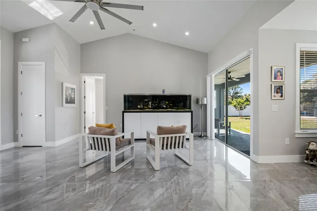 2502 Lake Front Drive Lake Wales FL 33898