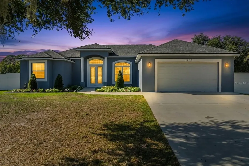 2502 Lake Front Drive Lake Wales FL 33898