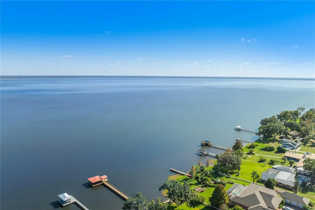 2502 Lake Front Drive Lake Wales FL 33898