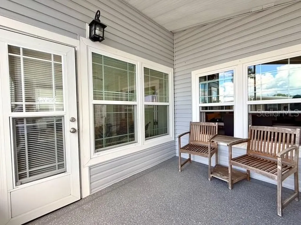 175 N Saint Thomas Circle Apollo Beach FL 33572