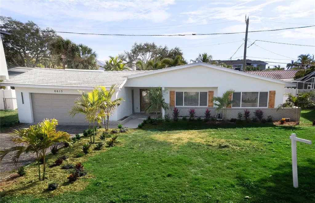 6613 Blue Heron Drive S St Petersburg FL 33707
