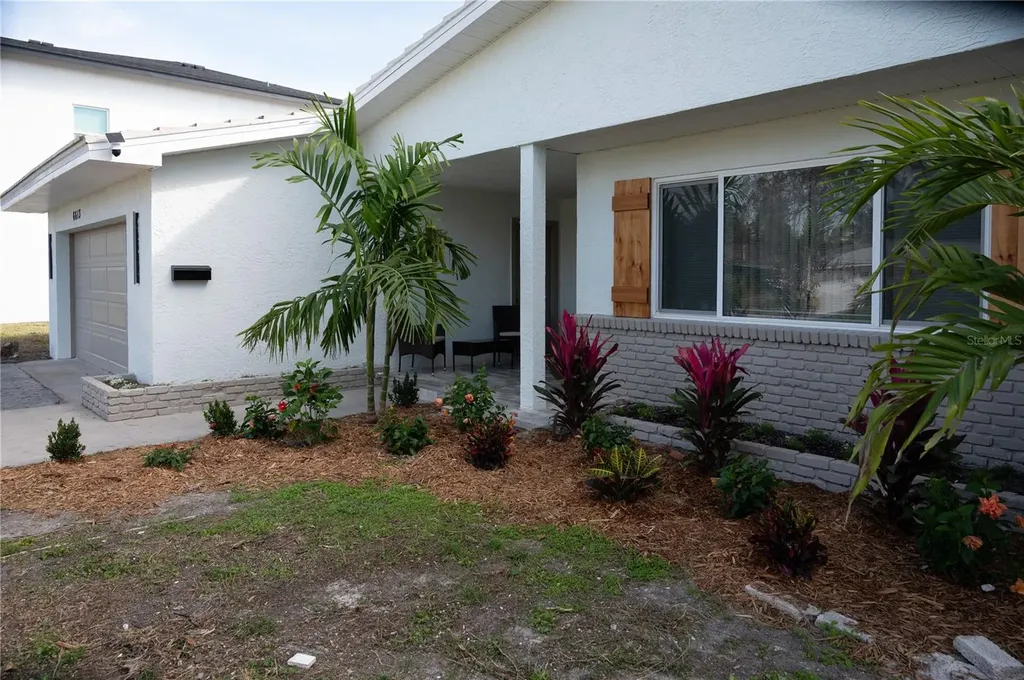 6613 Blue Heron Drive S St Petersburg FL 33707