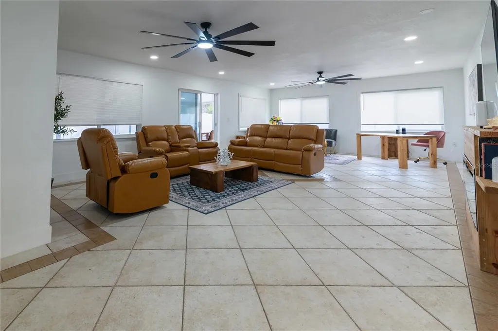6613 Blue Heron Drive S St Petersburg FL 33707