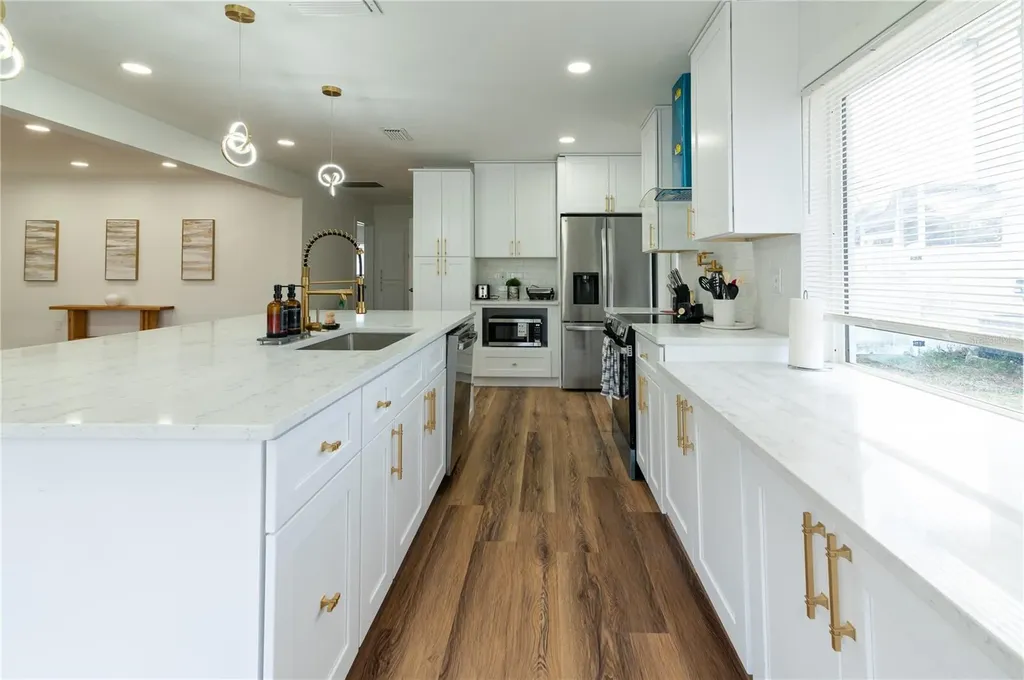 6613 Blue Heron Drive S St Petersburg FL 33707
