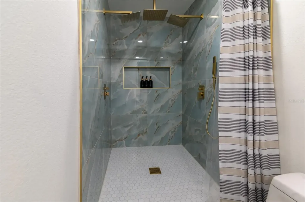 6613 Blue Heron Drive S St Petersburg FL 33707