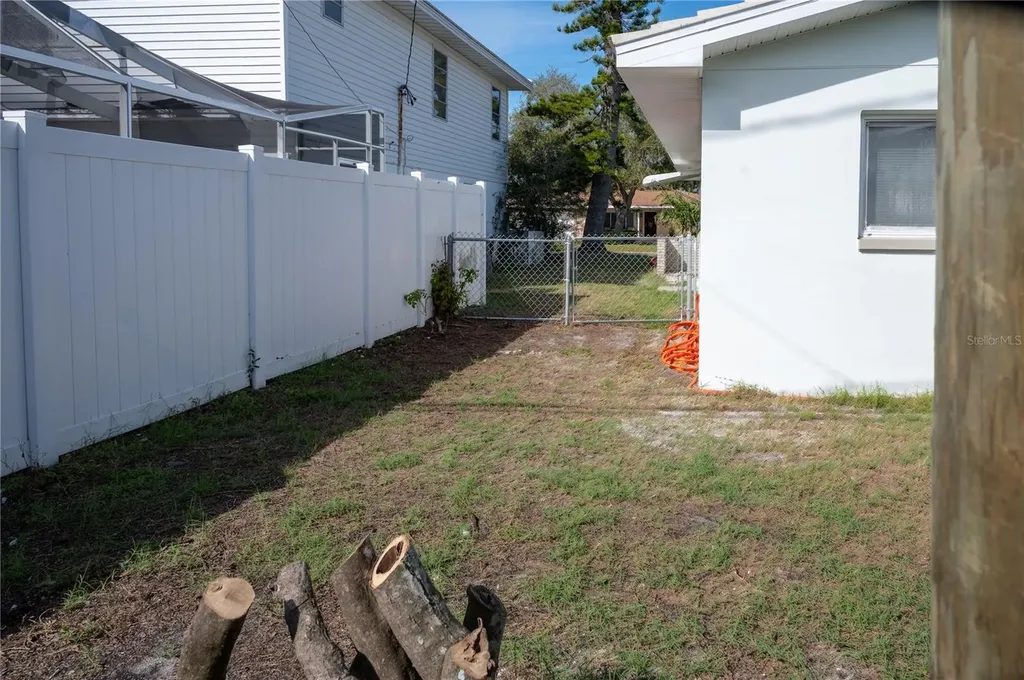 6613 Blue Heron Drive S St Petersburg FL 33707