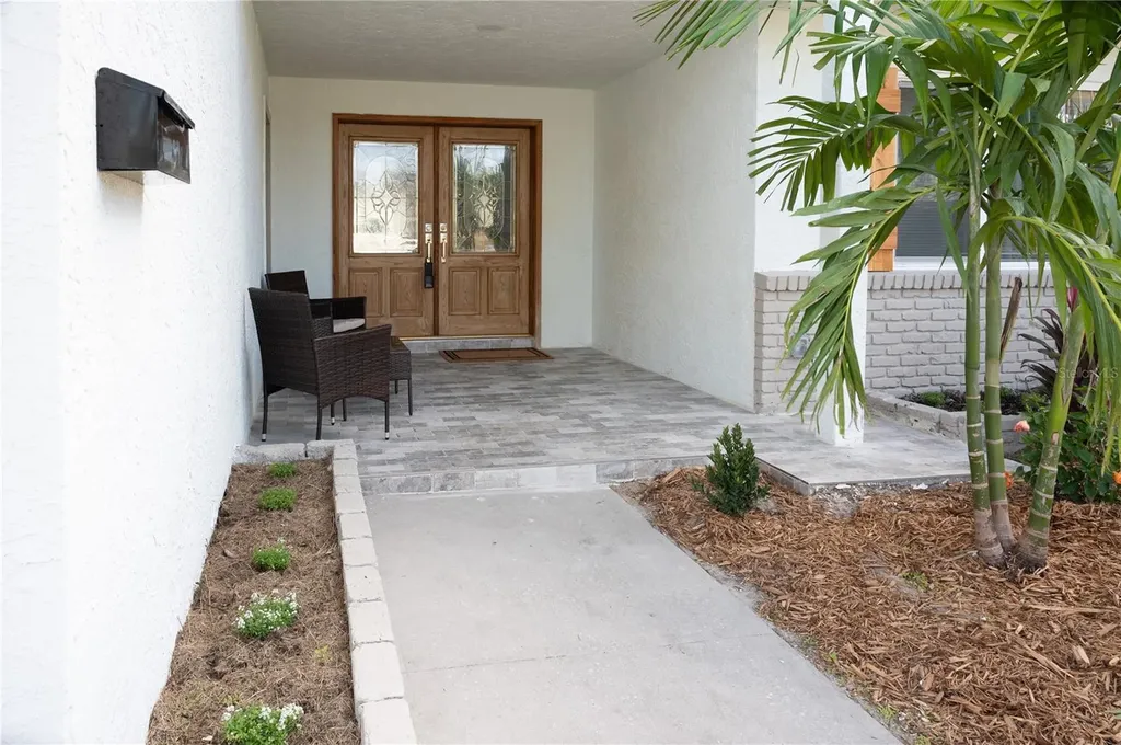 6613 Blue Heron Drive S St Petersburg FL 33707