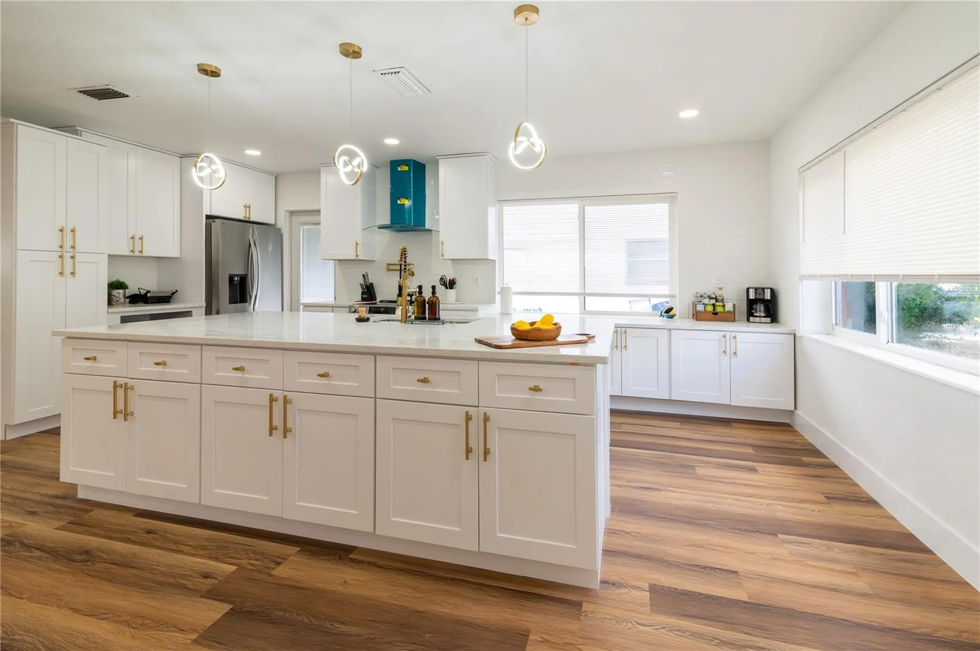 6613 Blue Heron Drive S St Petersburg FL 33707