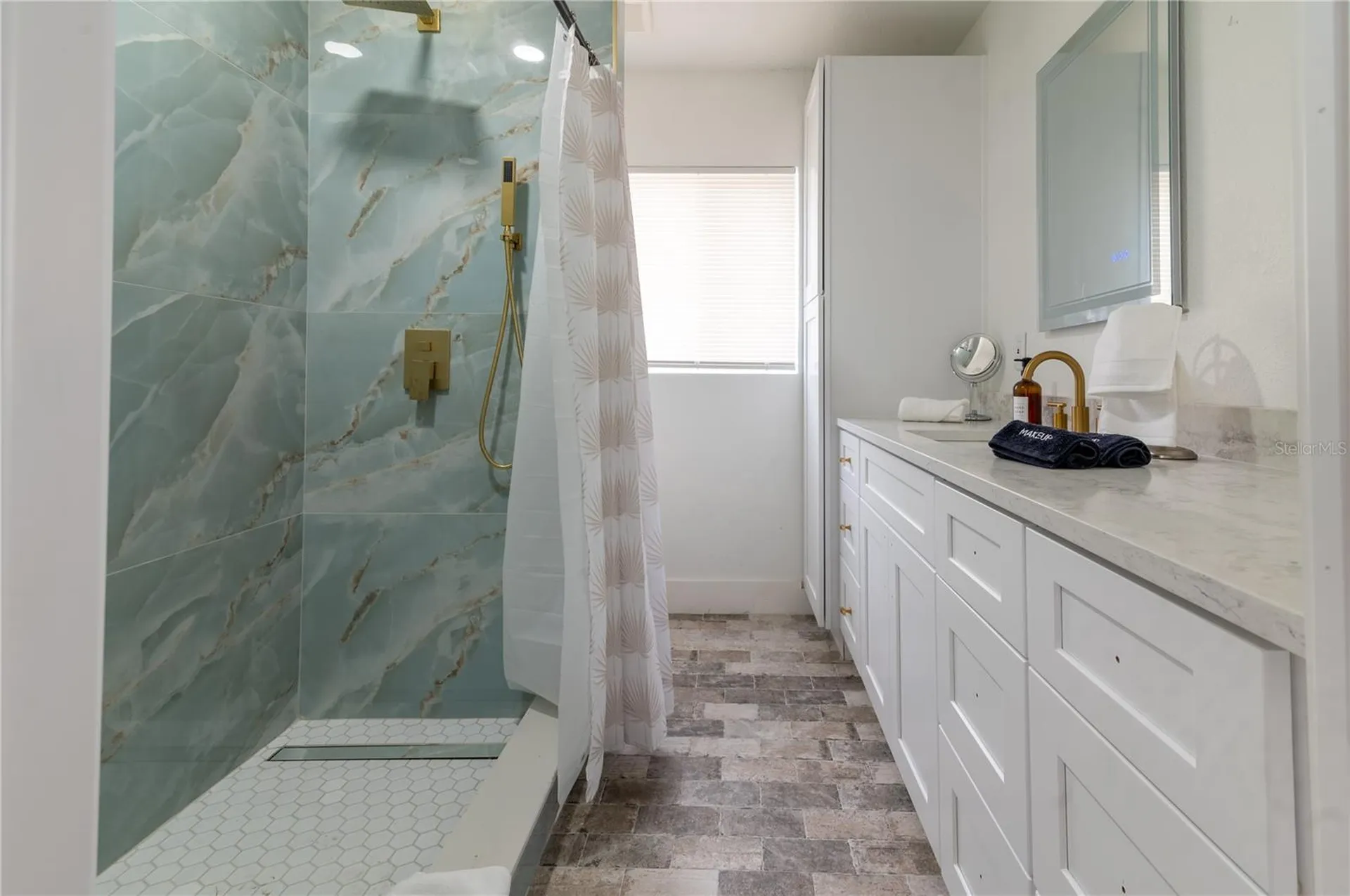 6613 Blue Heron Drive S St Petersburg FL 33707