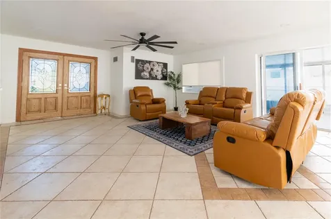 6613 Blue Heron Drive S St Petersburg FL 33707