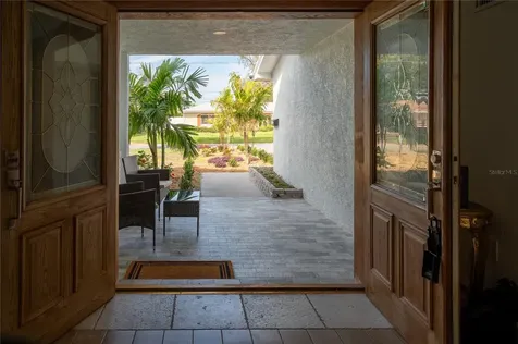 6613 Blue Heron Drive S St Petersburg FL 33707