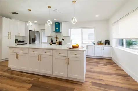 6613 Blue Heron Drive S St Petersburg FL 33707