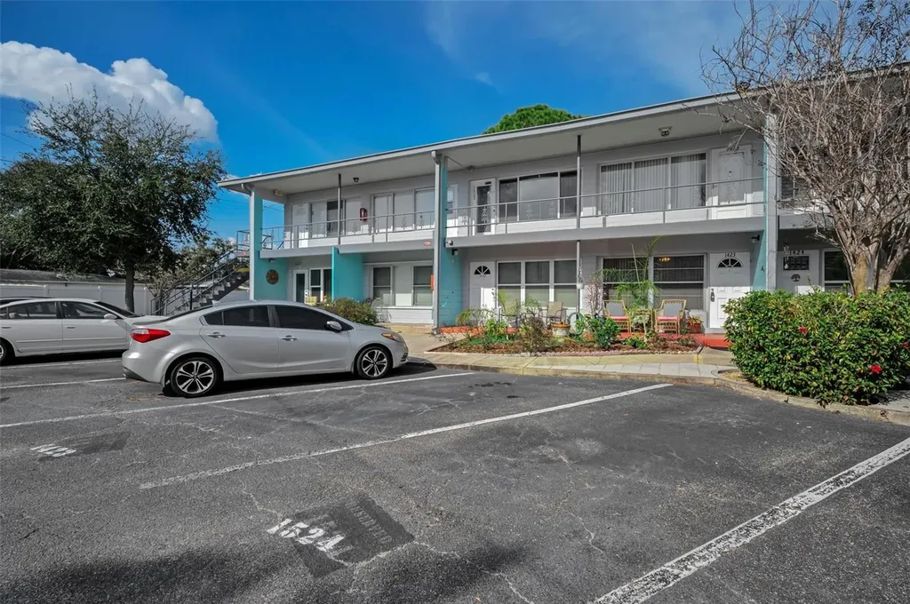 4325 58th Way N Kenneth City FL 33709