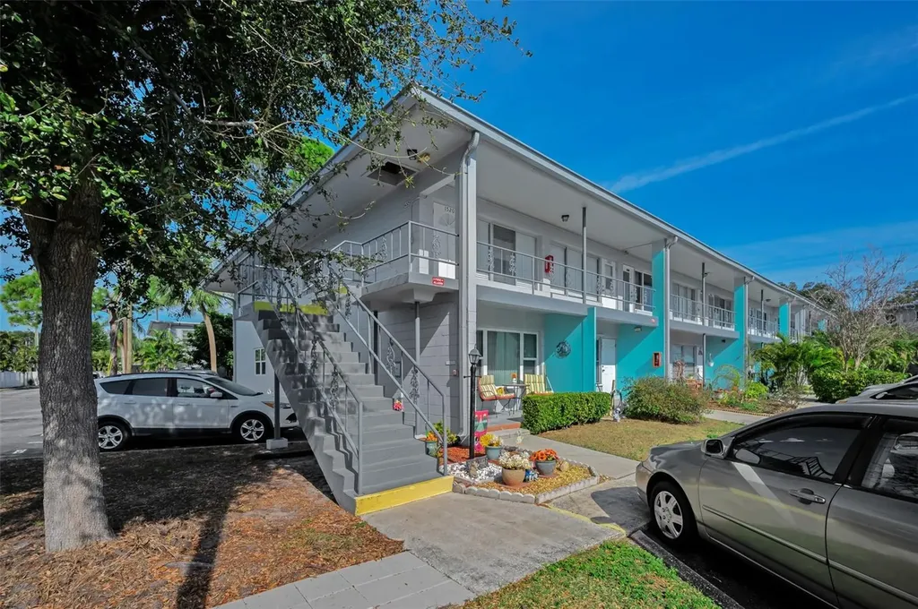 4325 58th Way N Kenneth City FL 33709