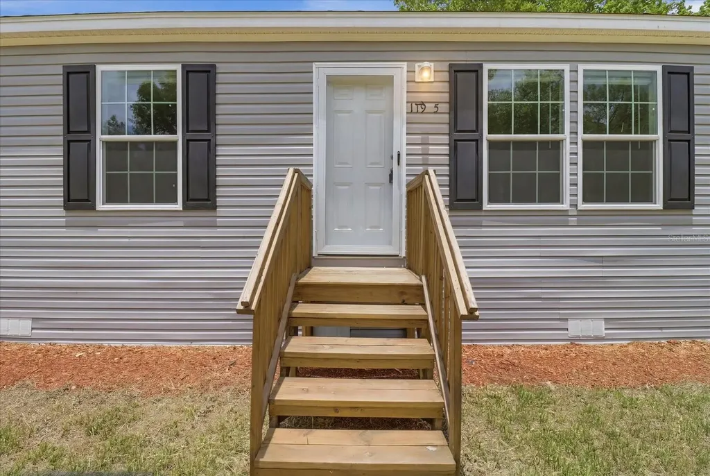 11975 NE 227th Place Fort Mc Coy FL 32134