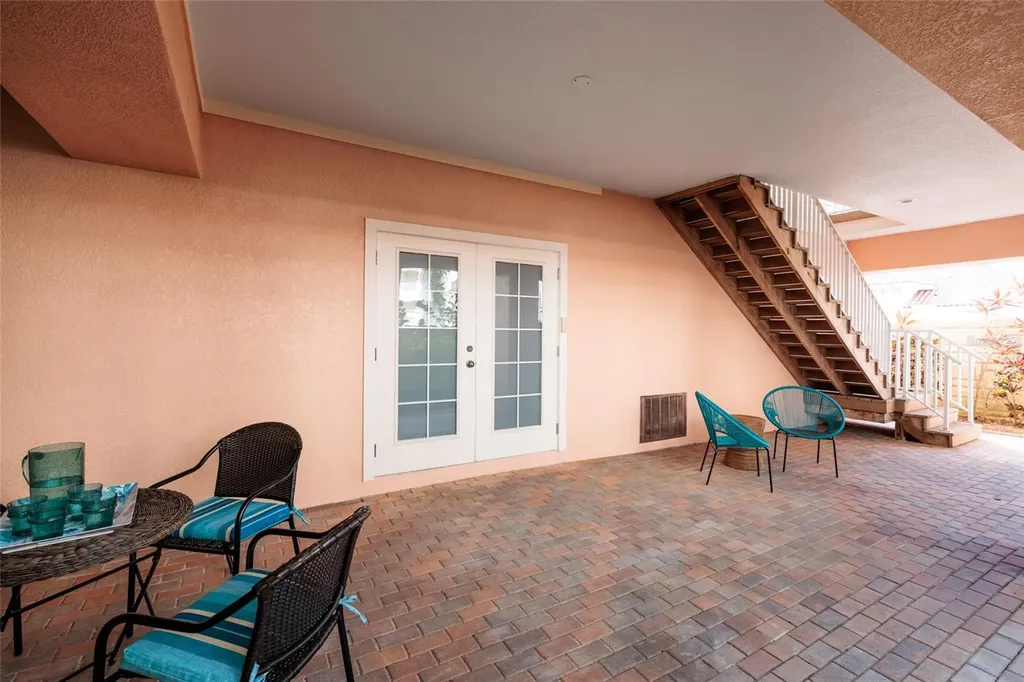 102 Wimbledon Court Redington Shores FL 33708