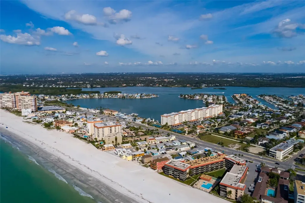 102 Wimbledon Court Redington Shores FL 33708