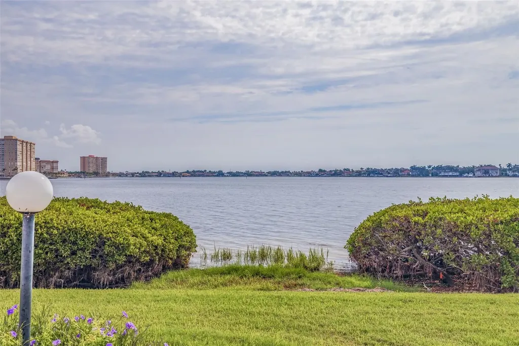 6104 Palma Del Mar Boulevard S St Petersburg FL 33715