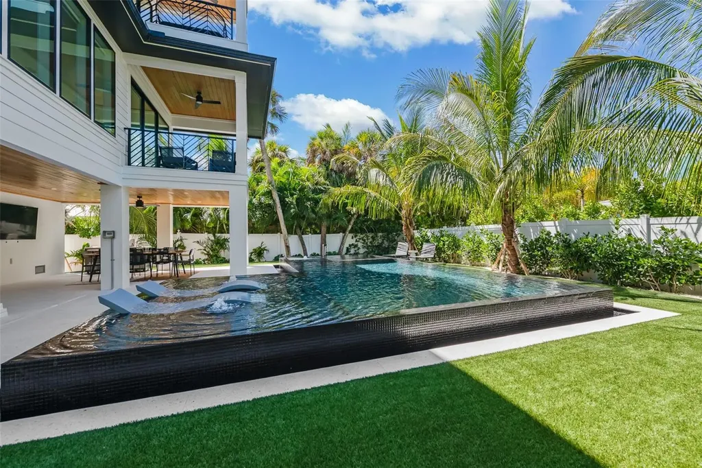 5612 Guava Street Holmes Beach FL 34217