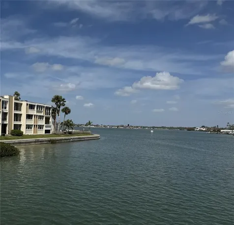 7465 Bay Island Drive S South Pasadena FL 33707