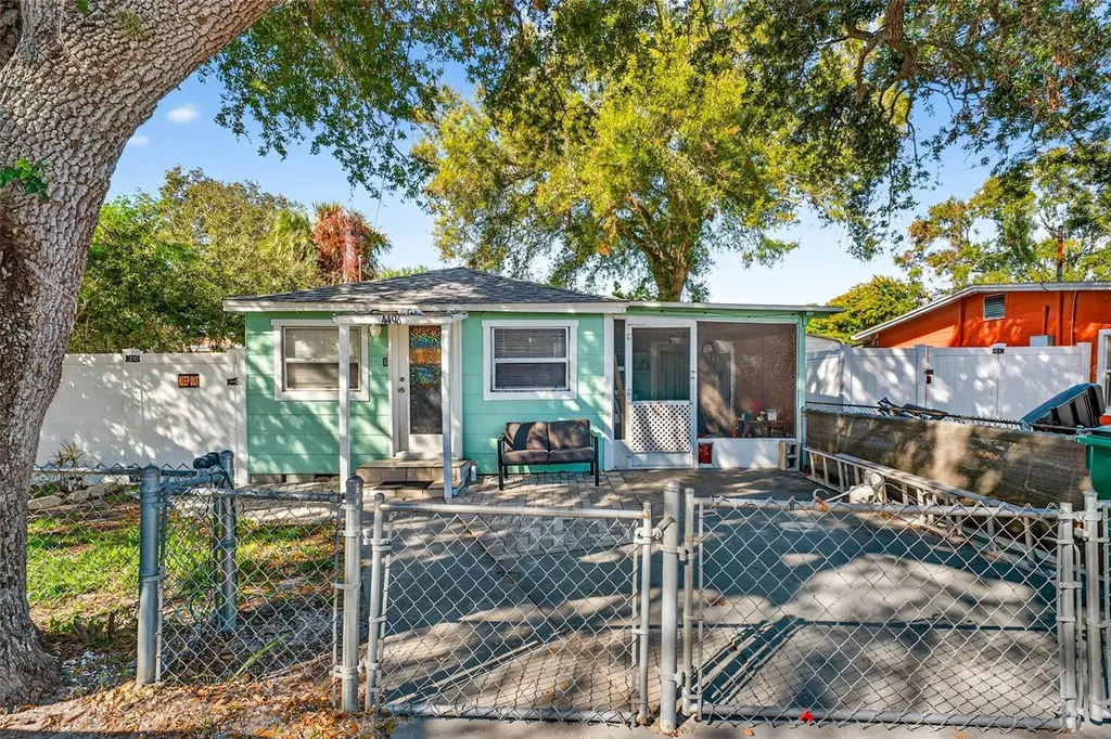 4496 Star Street N St Petersburg FL 33709