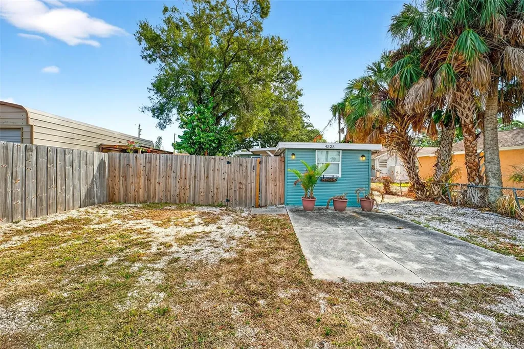 4496 Star Street N St Petersburg FL 33709
