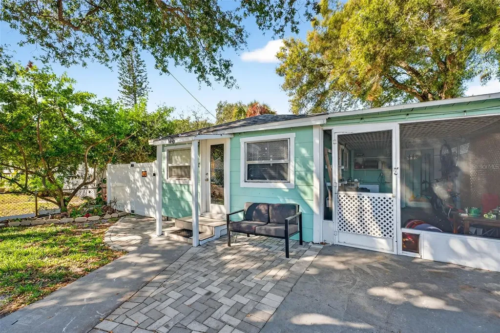 4496 Star Street N St Petersburg FL 33709