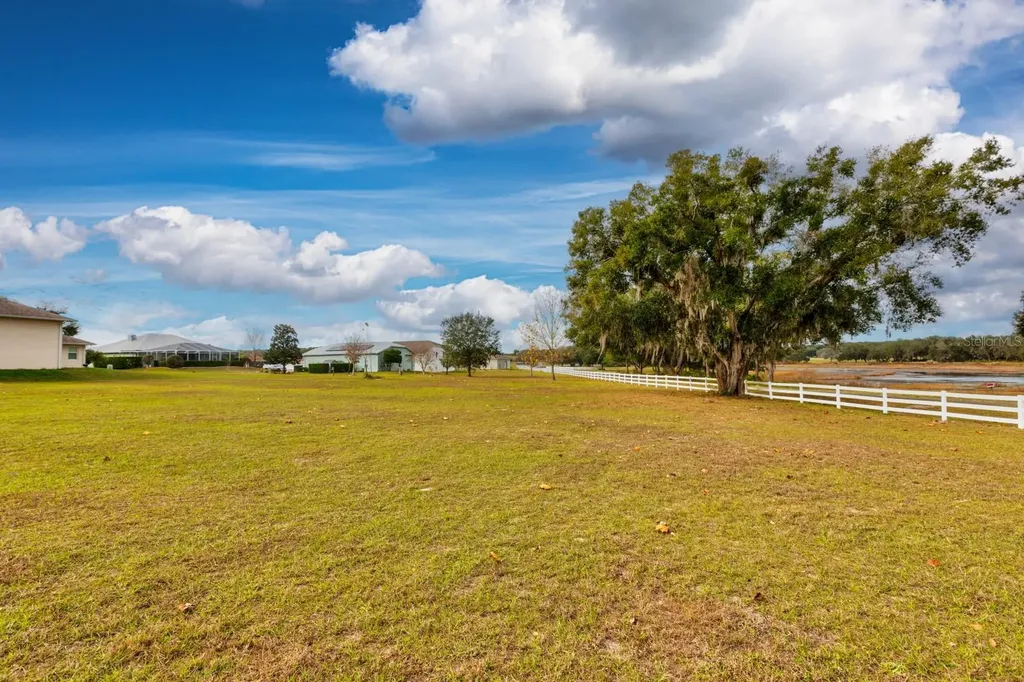 17520 SE 159th Terrace Weirsdale FL 32195