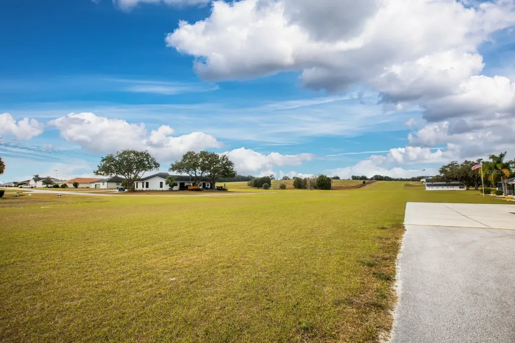 17520 SE 159th Terrace Weirsdale FL 32195