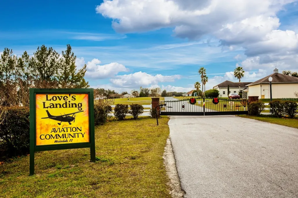 17520 SE 159th Terrace Weirsdale FL 32195