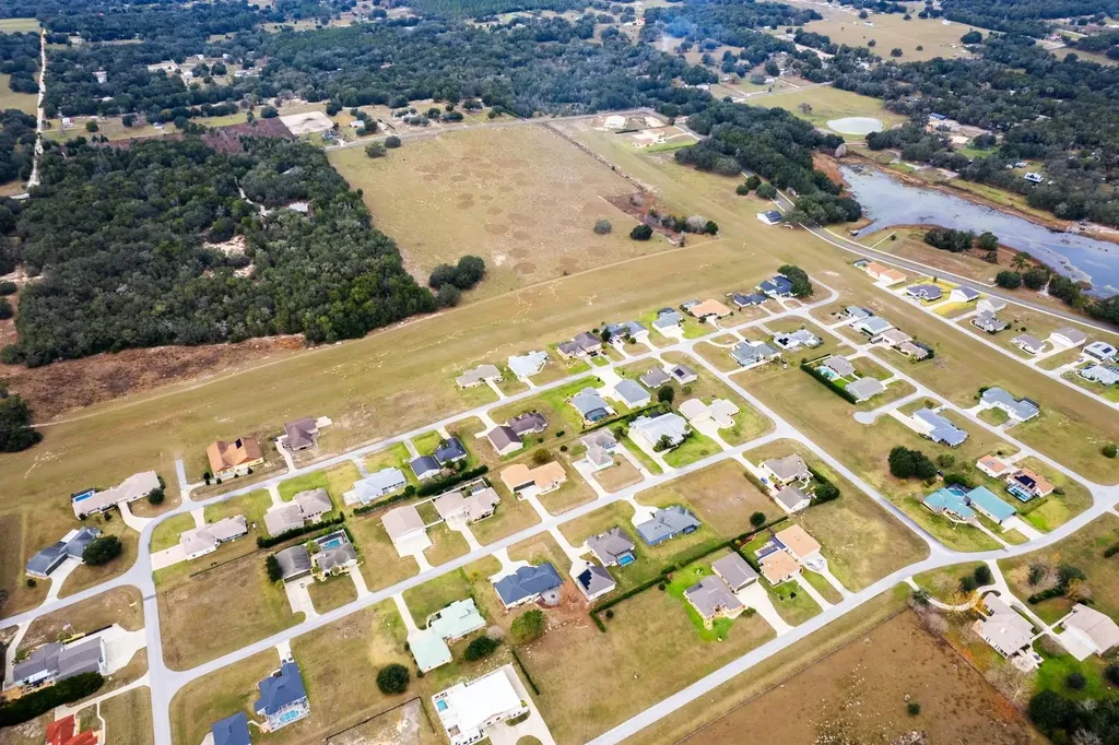 17520 SE 159th Terrace Weirsdale FL 32195