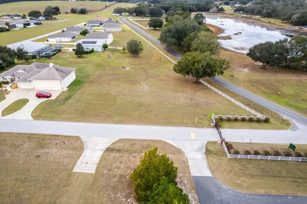 17520 SE 159th Terrace Weirsdale FL 32195